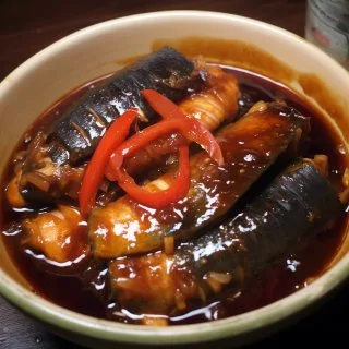 Resepi sardin masak kicap halal yang lazat sedap serta murah dari Suri Bonda